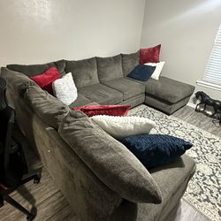 Rooms To Go L Section Couch 