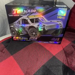 Car, 4x4 High Speed 40 KPH RC Truck, 2.4Ghz Remote Control Truck with 2 Batteries, Off-Road Monster Truck for Adults Kids