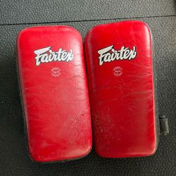 Muay Thai Fairtex Set of 2 Pads