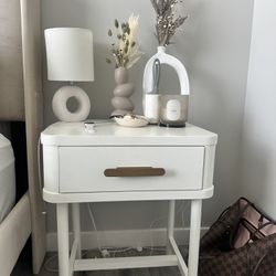 Nightstand 