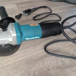 Makita Grinder 