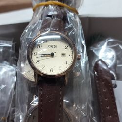 Women’s Quartz Watch Elegant Gold-Tone Round Case Minimalist/  Waterproof/ indicate date / new