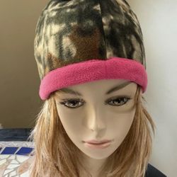 Women's GMi Headwear Camo Fleece Beanie Hat Reversible Pink Winter Ski Cap