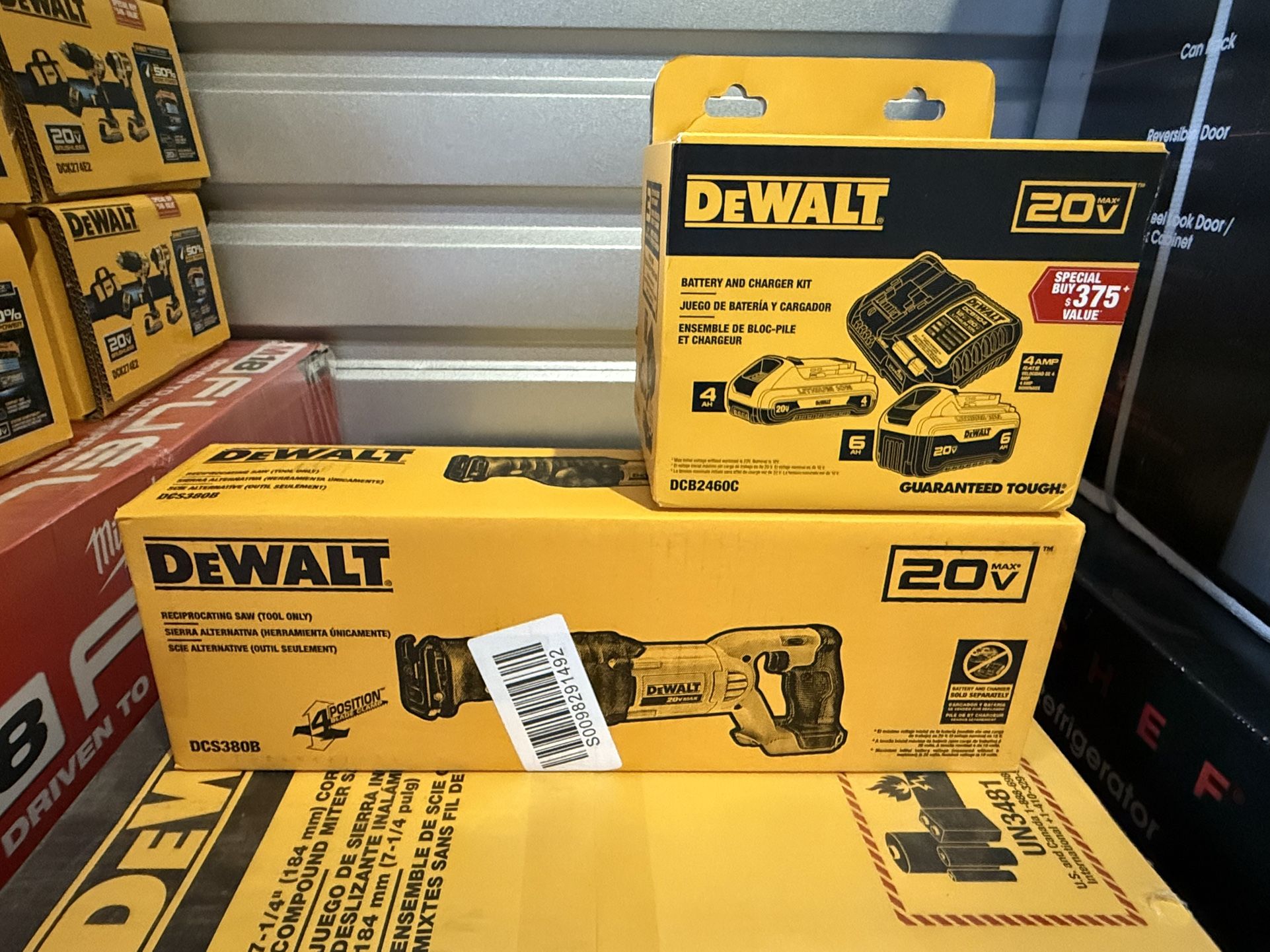 DEWALT 20V MAX Cordless Reciprocating Saw, (1) 20V 6.0Ah and (1) 20V 4.0Ah Batteries, and Charger