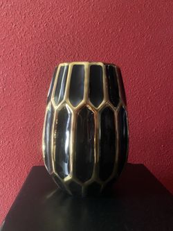 Wide vase