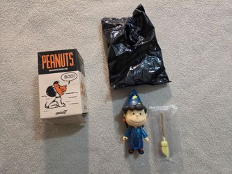 BRAND NEW Super7 Reaction Figure- (MYSTERY  = Lucy in Glittered Witch Costume) [from Peanuts franchise]
