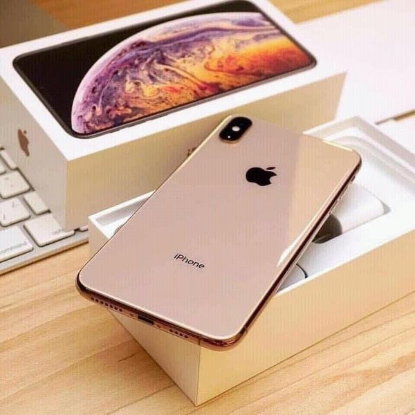 IPHONE XS MAX 64 GB FACTORY UNLOCKED WITH ALL ORIGINAL ACCESSORIES