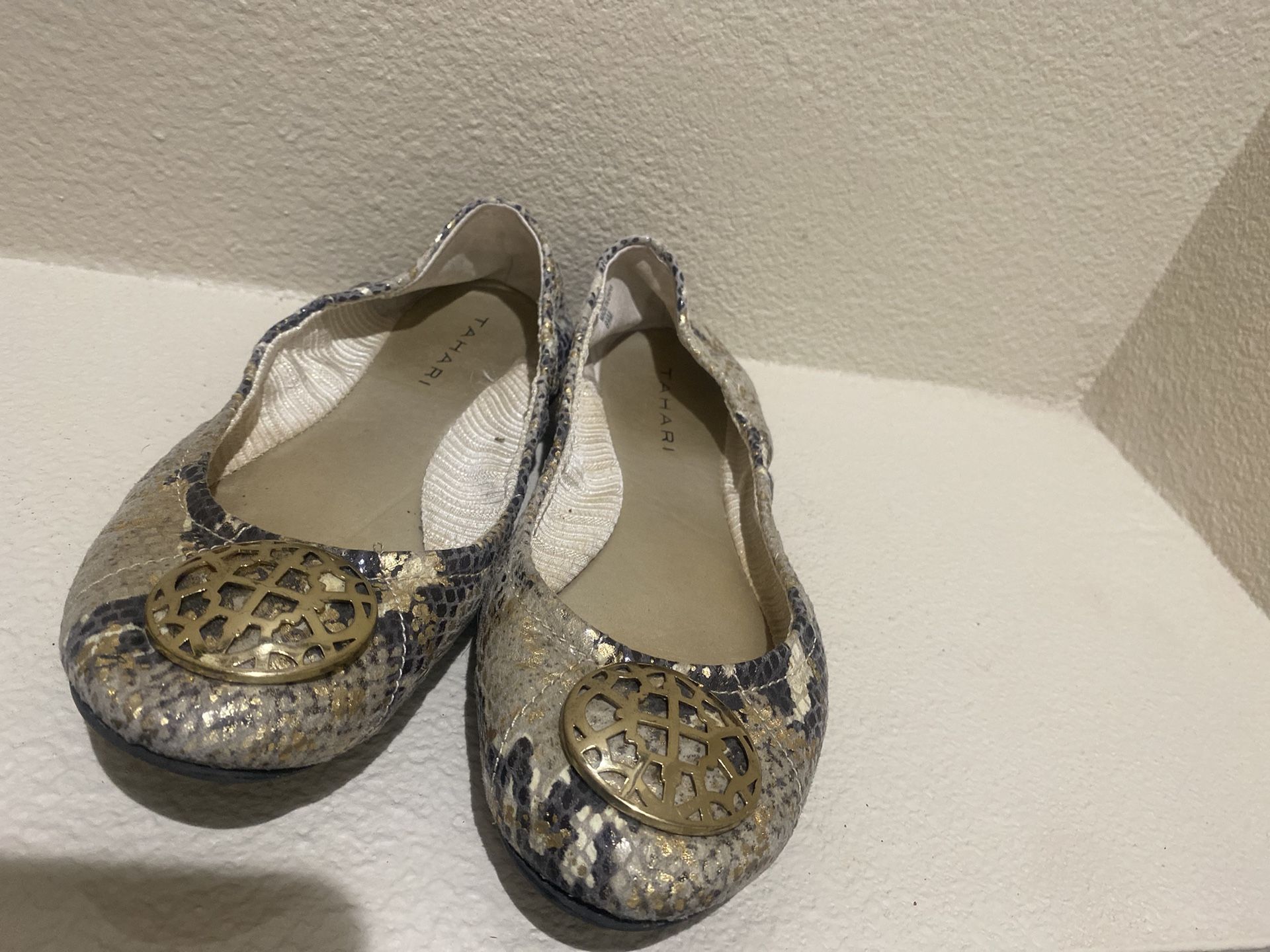 Women’s Flats Size 6.5 Tahari Animal Print