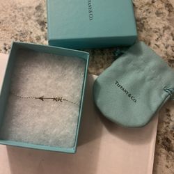 Paloma’s Arrow Graffiti bracelet 