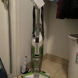 Bissel dry and wet Machine