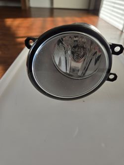 TOYOTA RAV 4 FOG LIGHT LEFT DRIVER 2006 2007 2008 OEM (contact info removed)7