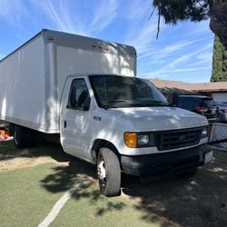 2005 Ford E-350