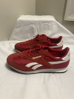 Women Reebok Retro Red Sneakers size 7.5 NEW NO BOX 