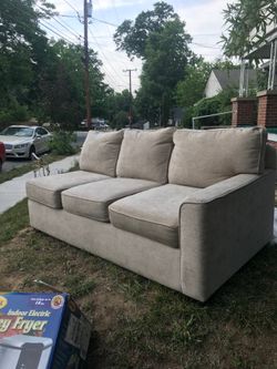 Love seat 3 cushions