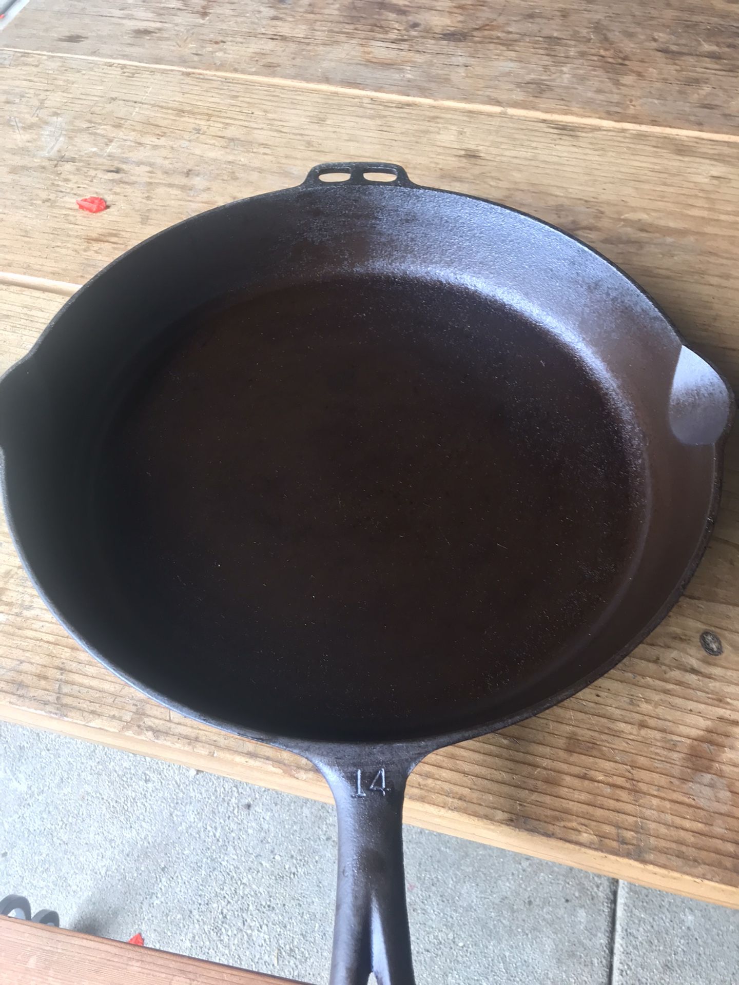 Wagner Ware Cast Iron Skillet 13 3/8 Seasoned for Sale in Federal Way, WA  - OfferUp