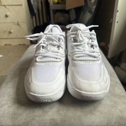 Puma Basketball,white,size 11