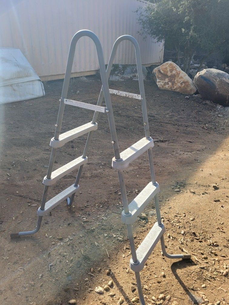 Pool Ladder