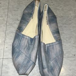 Blue Toms