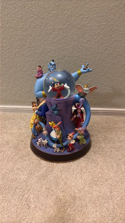 Disney Characters Pedestal snow globe