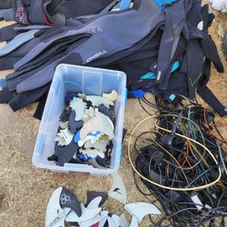 Wetsuits -surfboard Fins And Leashes $15 To $100