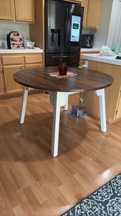 Round Table