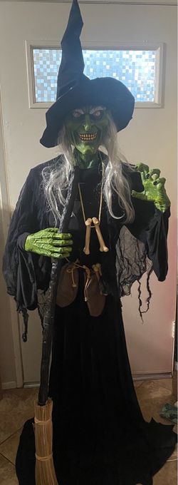 Spirit Halloween grinning, Gertrude witch animated movement