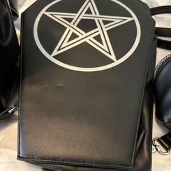 HANDBAG Goth  Coffin⚰️ Stylish GREAT Condition, ALL Info In ADD “READ‼️”