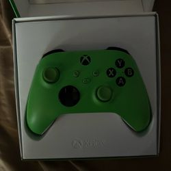 green Xbox controller 