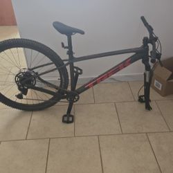 Trek Marlin 5 -Size Large