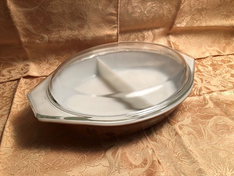 Vintage PYREX Americana Divided Vegetable Dish with Cover