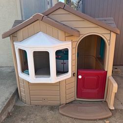 Step2 Naturally Playful Welcome Home Playhouse.