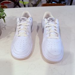 NIKE AIR FORCE 1 ‘07