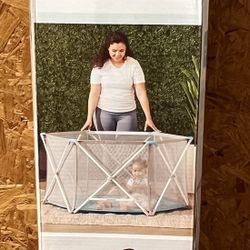 Regalo Portable Play Yard