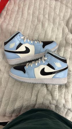 Air Jordan 1 Mid GS 'Ice Blue'