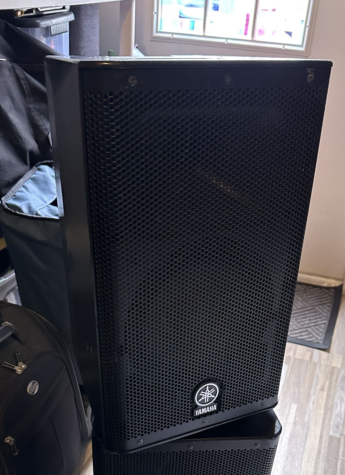 Used Yamaha DXR8 Powered Speaker 