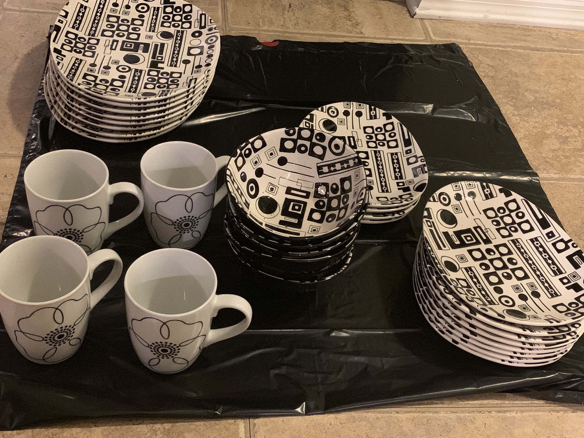 Pier 1 imports plate set