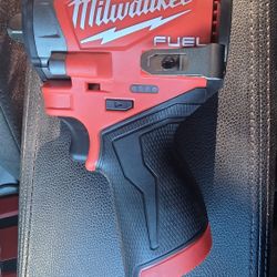 Milwaukee M12 1/2 Impact wrench