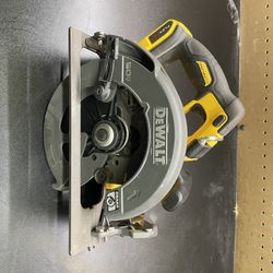 FLEXVOLT 60V MAX Cordless Brushless 7-1/4 in. Circular Saw with Brake (Tool Only)