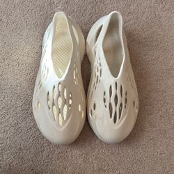 Adidas Yeezy Foam RNR