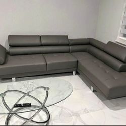 SECTIONAL COUCH  🆕️