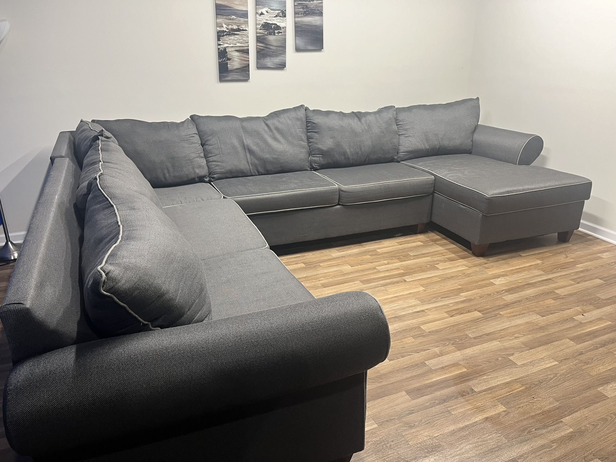 Gray U-Shaped Sectional Sofa Bob's Furniture❗️Free Door-Side Delivery Available🚚