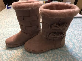 Women Boots size 8, letting go for 25$