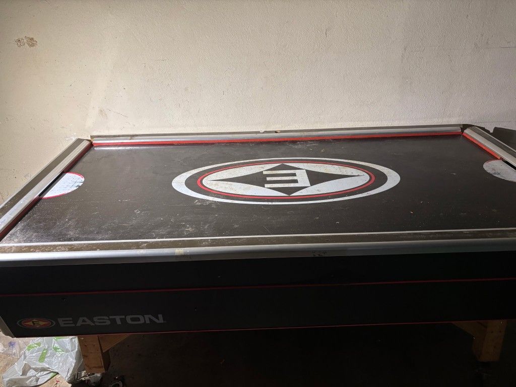 Air Hockey Table