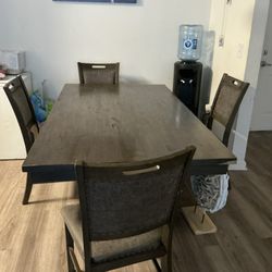 I Dinner Set 4  Chairs