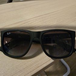 Ray-Ban Justin Classic sunglasses