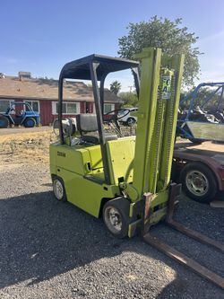 Clark Forklift 4k Works Great