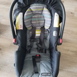 Graco Snugride 30 Car Seat With Base