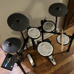Roland TD-07KV Electronic Drum Set w/Bluetooth Audio & MIDI – USB for recording