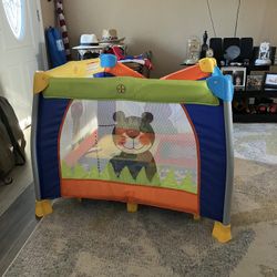 Barely used Play Pen