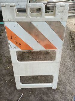 Plastic baricade